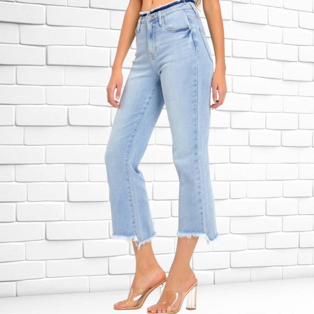 Risen High Rise Crop Flare Frayed Hem Light Wash Jeans Size 13/31 – NWT - Picture 5 of 13